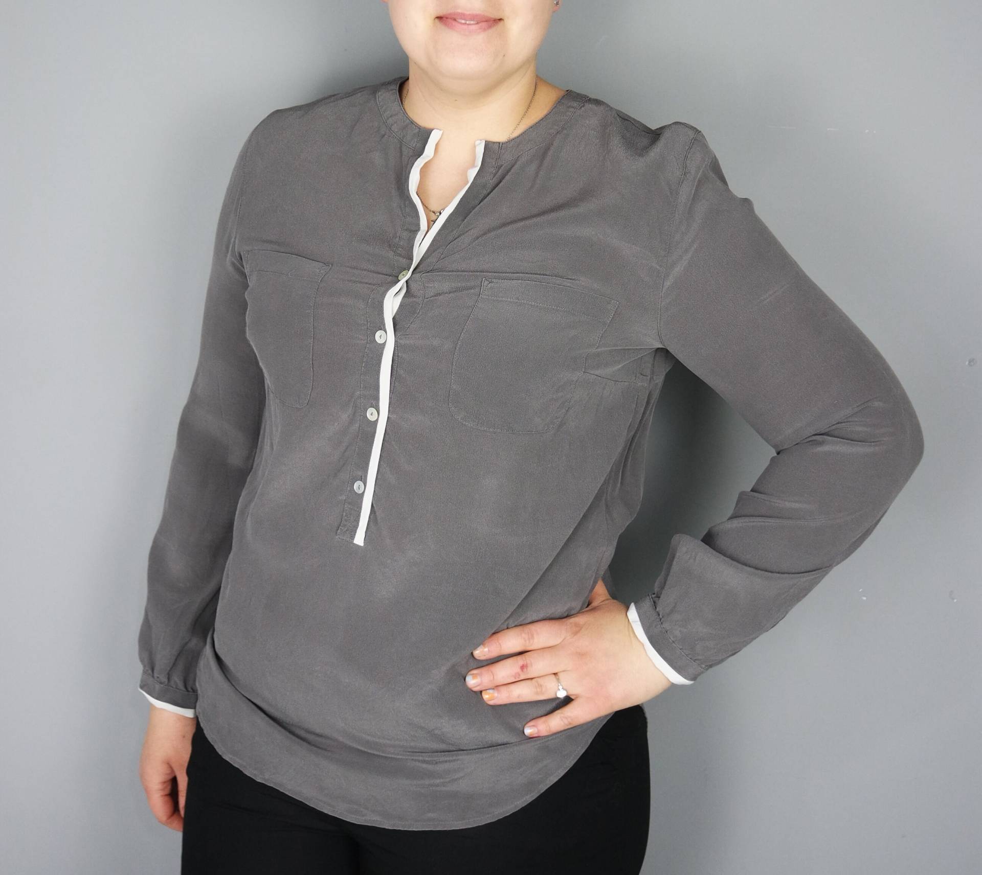 Reine Seide Nadine H Ash Grey Bluse in Größe L von LoveMeAgainVTG