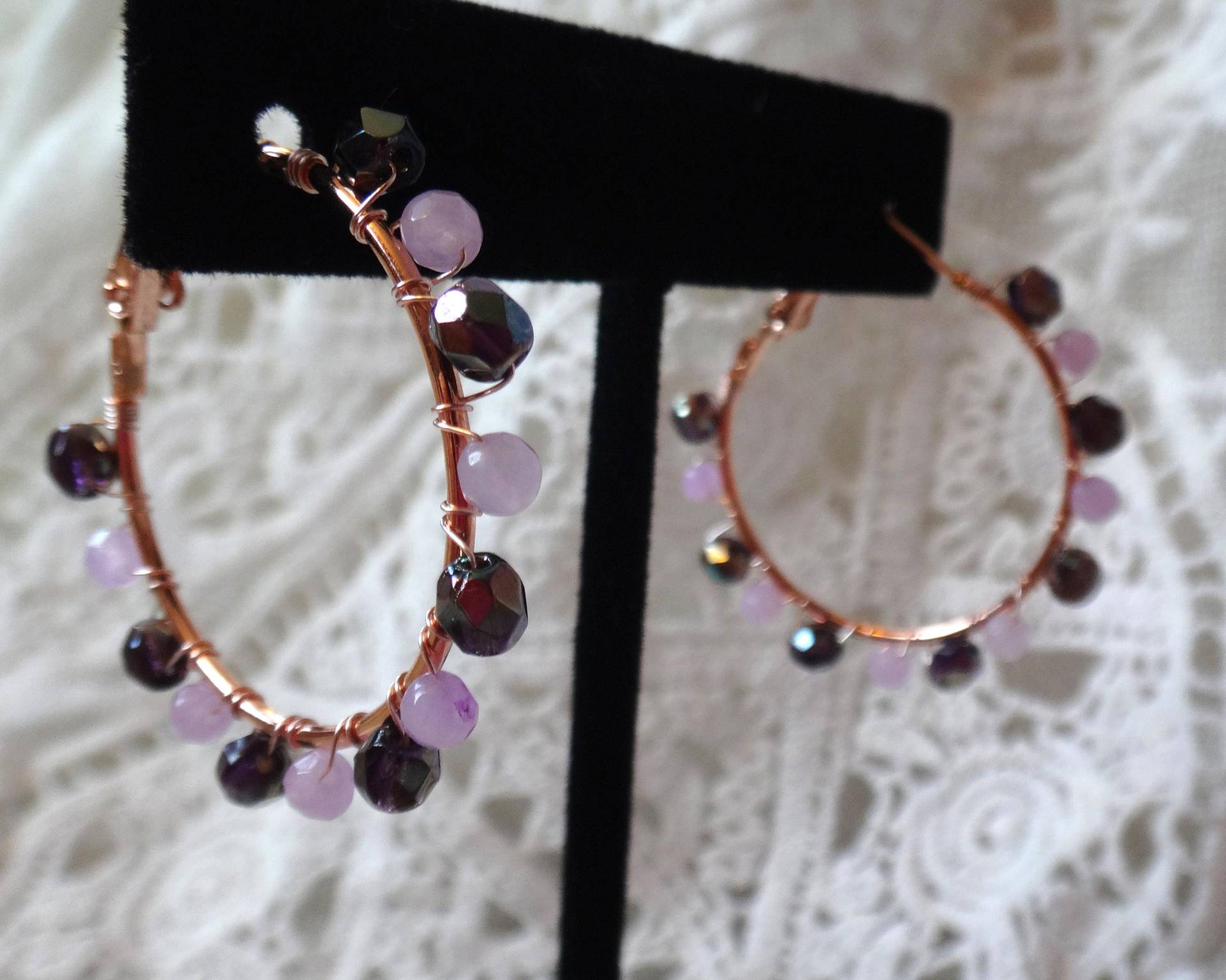 Hell Lila Und Dunkel Perlen Rose Gold Farbe Hoop Ohrringe Hell Lila Und Dunkel Perlen Rose Gold Farbe Hoop Ohrringe von LoveMisaStyle