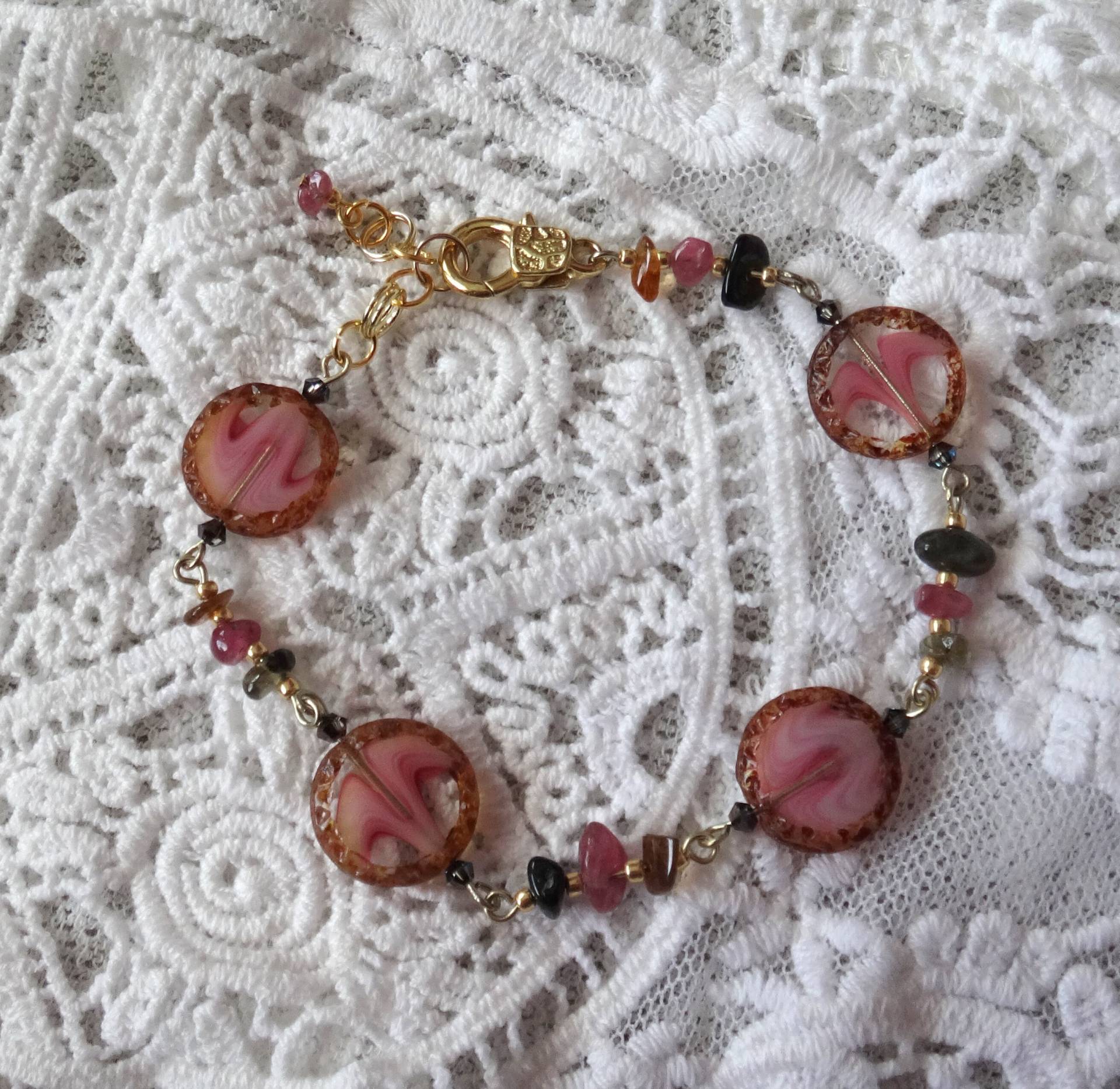 Multicolor Natürliche Turmalin Und Rosa Glas-Perlen-Armband Multicolor Natürliche Turmalin Und Rosa Glas-Perlen-Armband von LoveMisaStyle