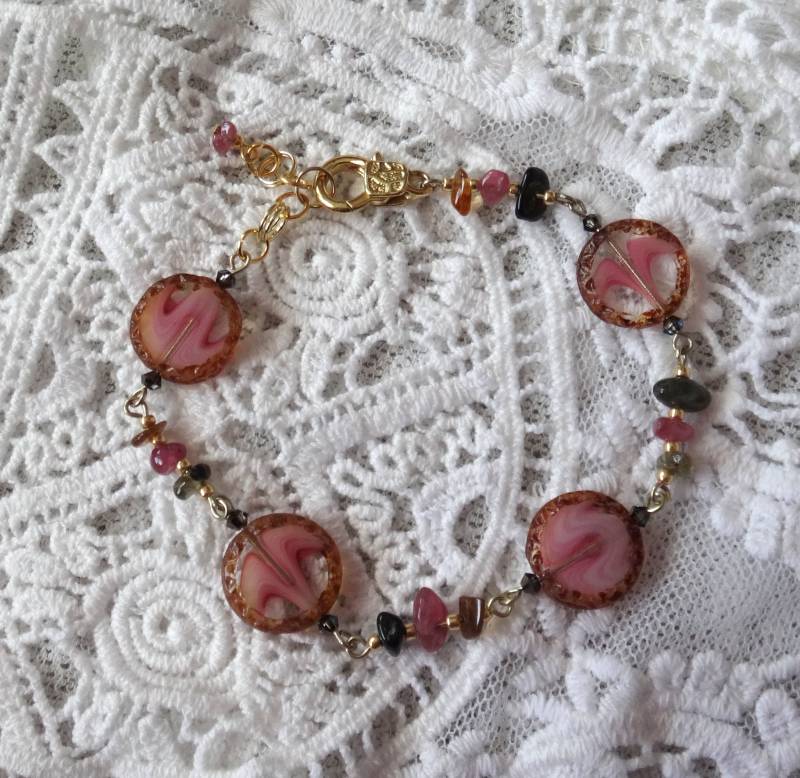 Multicolor Natürliche Turmalin Und Rosa Glas-Perlen-Armband von LoveMisaStyle