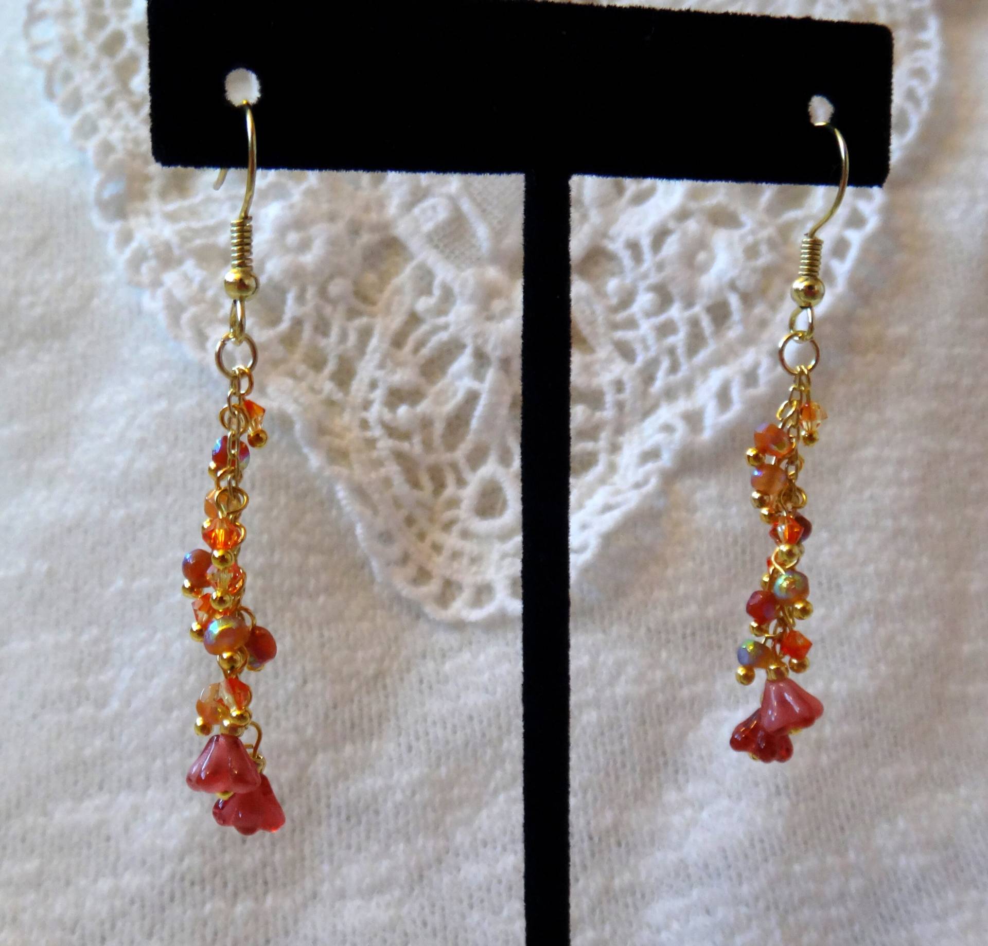 Rote Und Swarovski Perlen Ohrringe Rote Und Swarovski Perlen Ohrringe von LoveMisaStyle