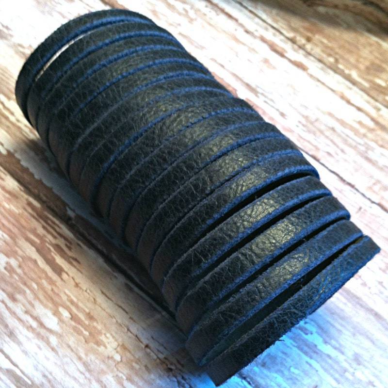 Schwarz/Breit Leder in Scheiben Geschnitten Manschette 4" Armband Statement von LoveRideLeatherWorks
