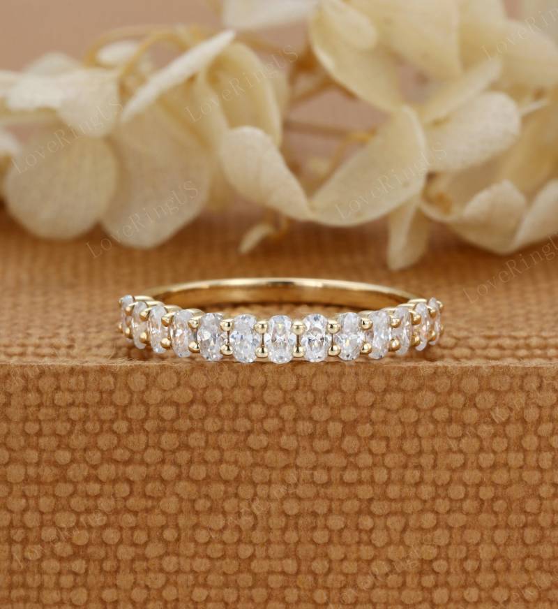 Ovalschliff Moissanit Ehering Frauen Einzigartig Halbe Ewigkeit Gelbgold Trauring Vintage Stapeln Passendes Brautversprechen Geschenk Für Sie von LoveRingUS
