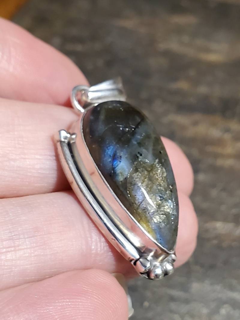 1198 - Labradorit in Tropfen Sterling Silber Anhänger von LoveRocksLapidary