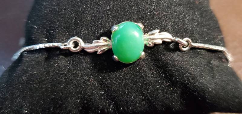Chrysoprase Cabochon in Sterling Silver Armband von LoveRocksLapidary