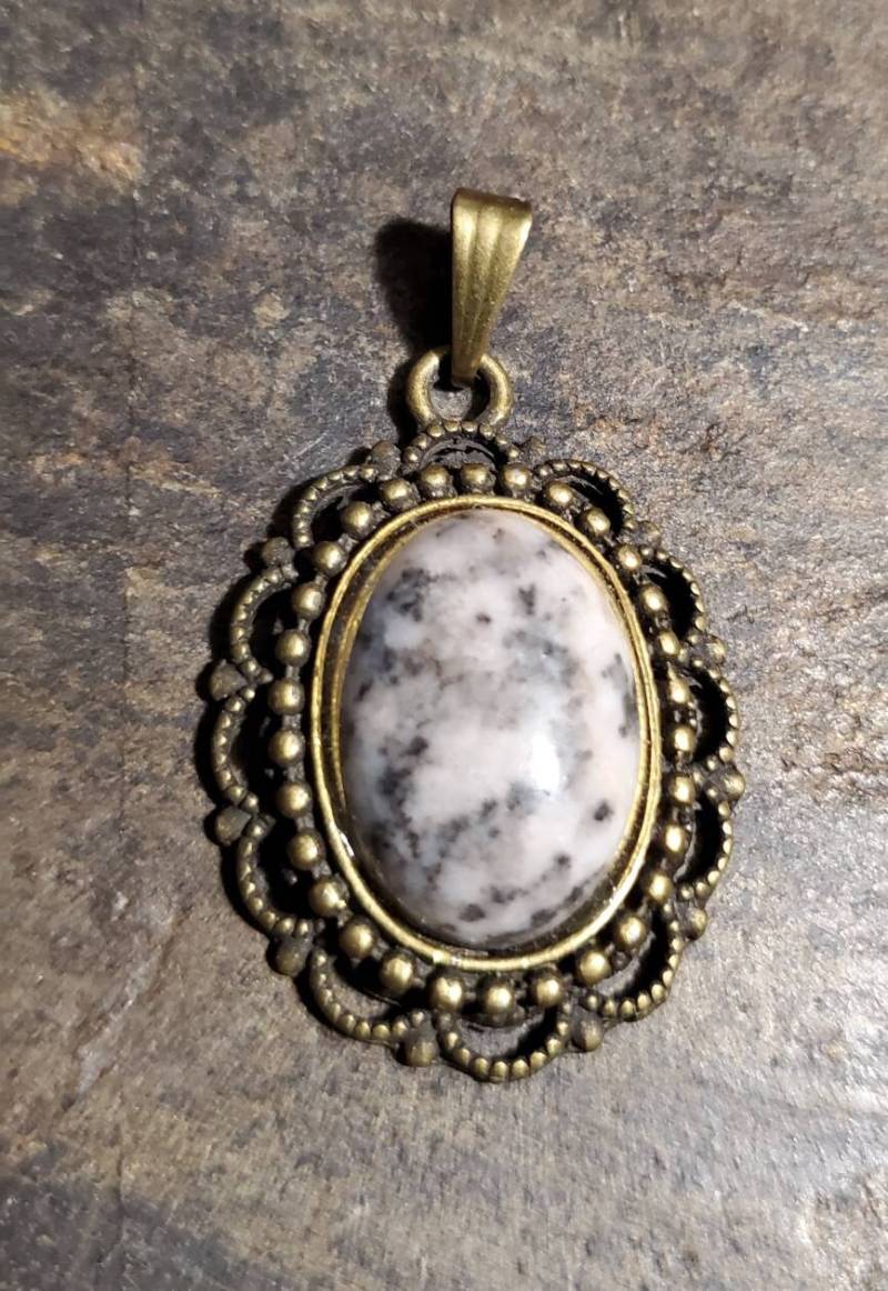 Jasper Cab in Bronze Pendant von LoveRocksLapidary