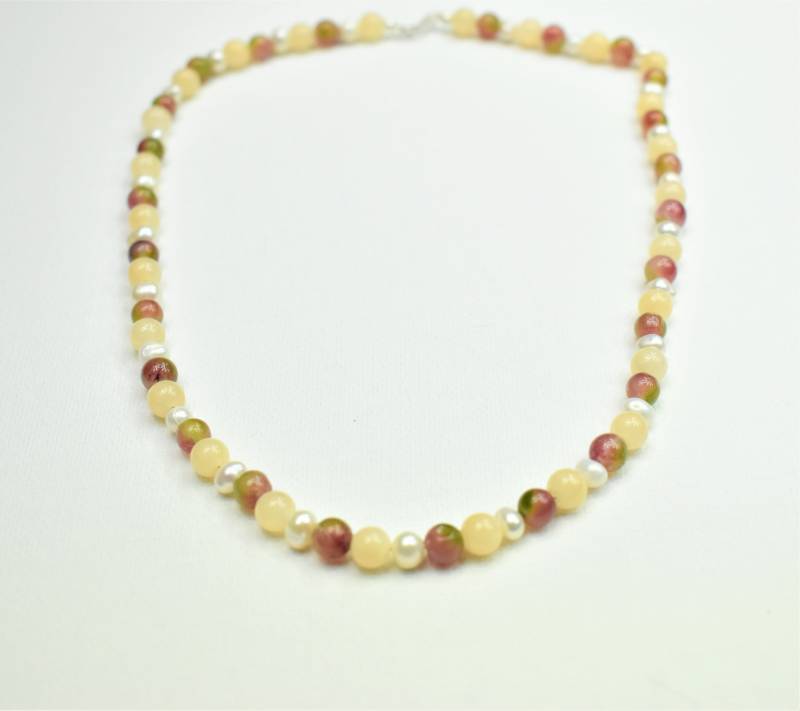 Edelstein Perlen Halskette, Jade, Süßwasserperlen Sterling Silber Verschluss, Perlenhalskette 16 " Edelstein Perlen Halskette, Jade, Süßwasserperlen Sterling Silber Verschluss, Perlenhalskette 16 " von LoveRosieJewellery