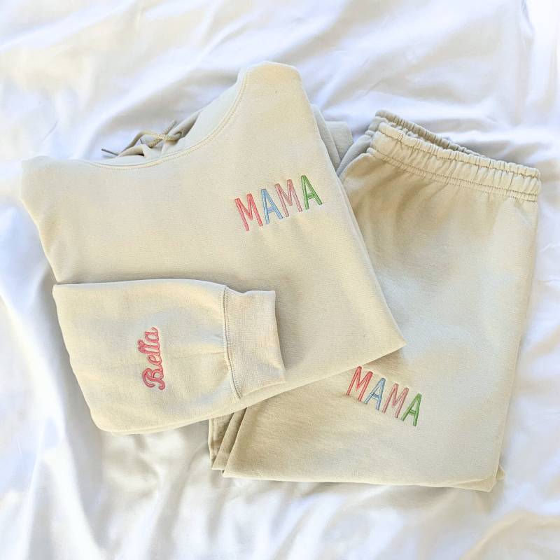 Benutzerdefinierte Mama Sweatsuit Krankenhaus Outfit Für Mama Geschenk Gemütliche Sweats Muttertagsgeschenk Tanz Bestickter Hoodie Mit Joggern von LoveSendingGifts