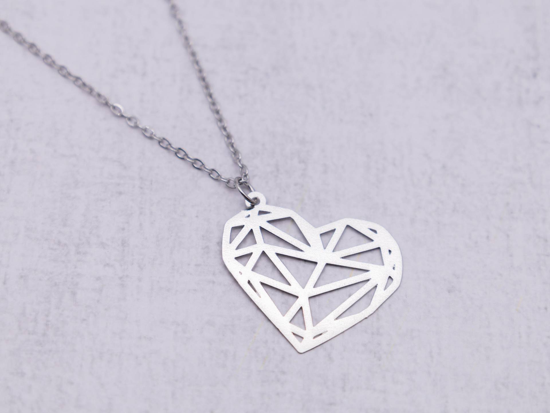 Ketten "Geometric Heart" Edelstahl Herz Geometrisch Heart Silber Halskette 45 cm Diy Charm Cutted Form Neu Damen Rosegold Rund Anhänger von LoveShapesJewelry