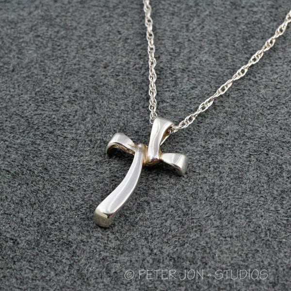 Foldover Cross Halskette Aus Sterlingsilber, Handgefertigt in Unserem Studio Foldover Cross Halskette Aus Sterlingsilber, Handgefertigt in Unserem Studio von LoveSoWide