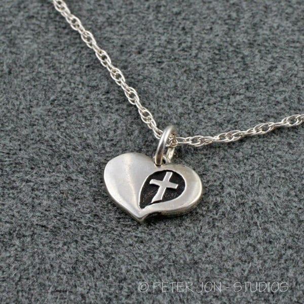 Kleines Zartes Herz Mit Kreuz, Handgemachte Halskette Aus Sterlingsilber von LoveSoWide
