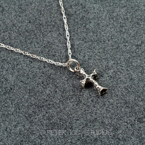 Rohtes Kreuz Zarte Halskette in Sterling Silber, Christliches Kreuz Anhänger Rohtes Kreuz Zarte Halskette in Sterling Silber, Christliches Kreuz Anhänger von LoveSoWide