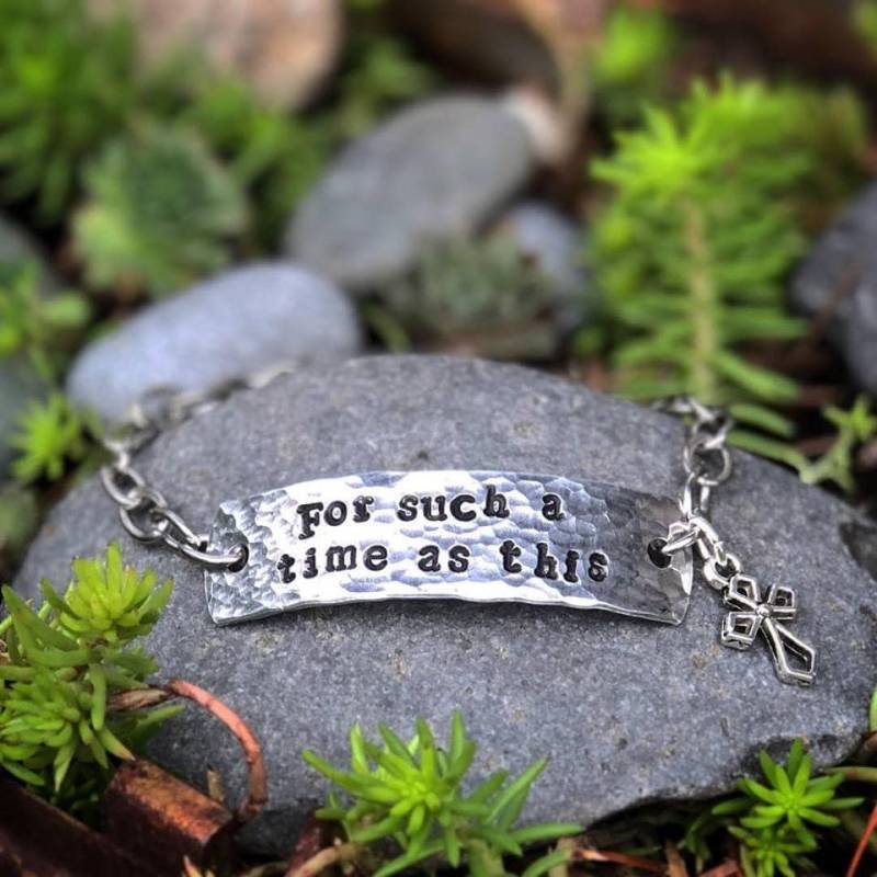 Für Solche Zeiten Wie Dieses Kettenarmband - Inspirierendes Wort Armband Esther Love Squared Designs von LoveSquaredDesigns