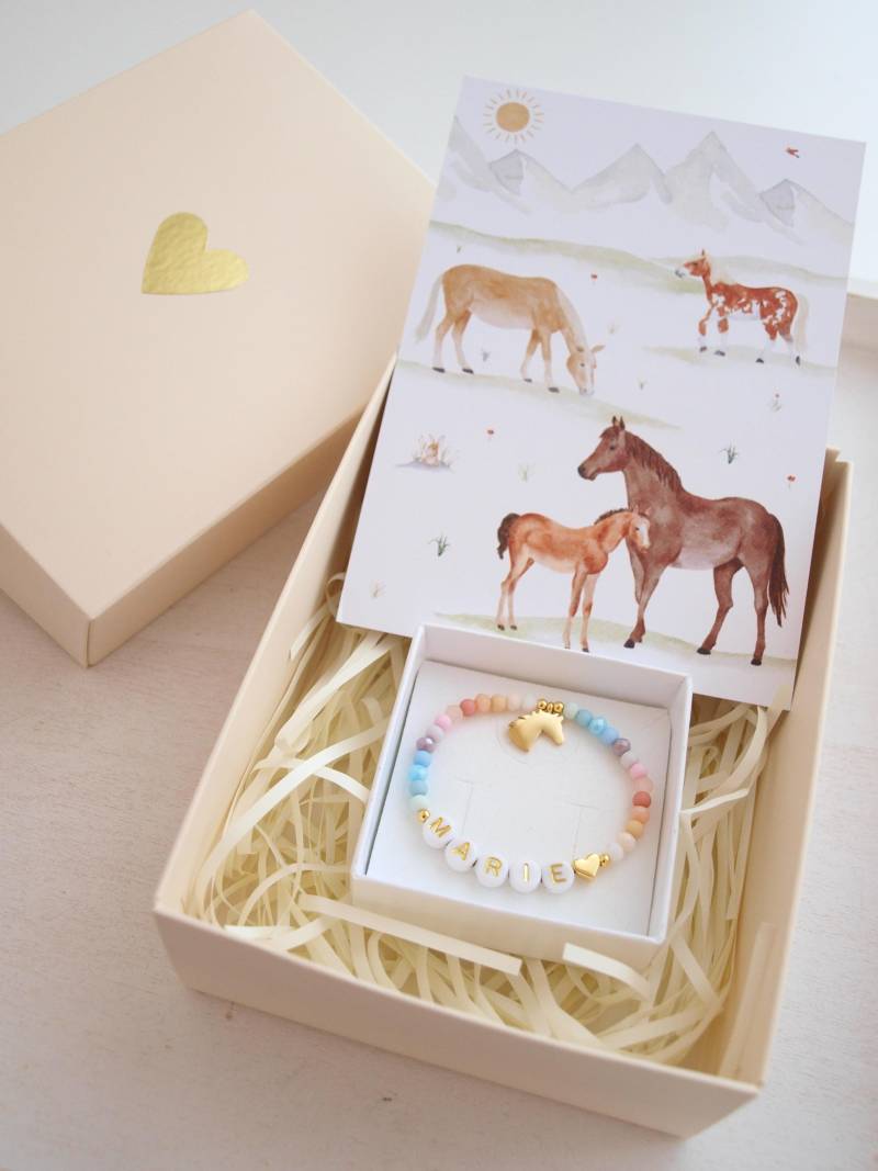 Kinderarmband Pferd Personalisiertes Geschenk Individuell Pferdefreundin Pferdemädchen Pferdebesitzer Mädchen Reiten Reiterin Pferdefan von LoveStatementNet