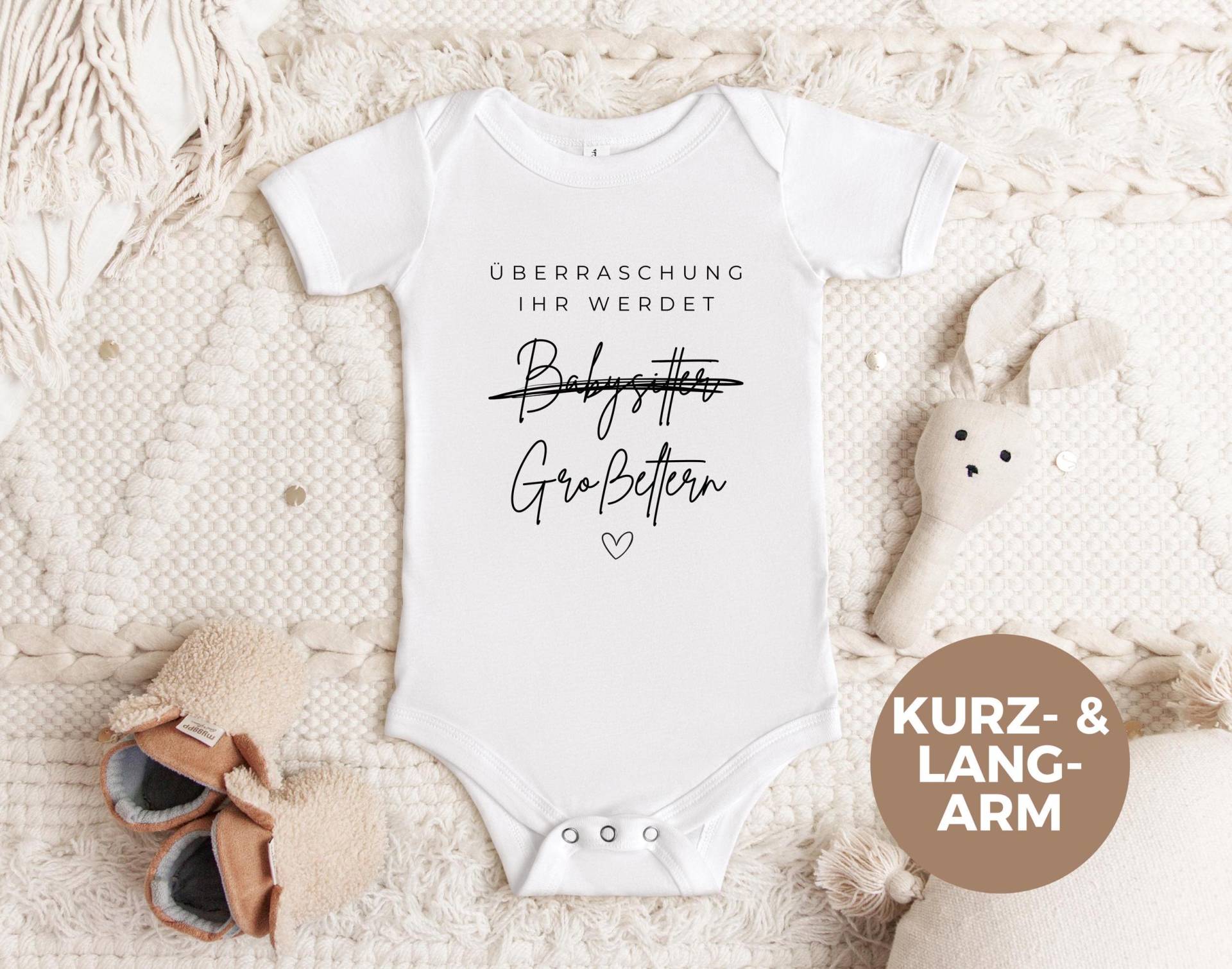 Pregnancy Reveal Baby Body, Announcement Bodysuit, To Parents, Grandparents von LoveSuDesignShop