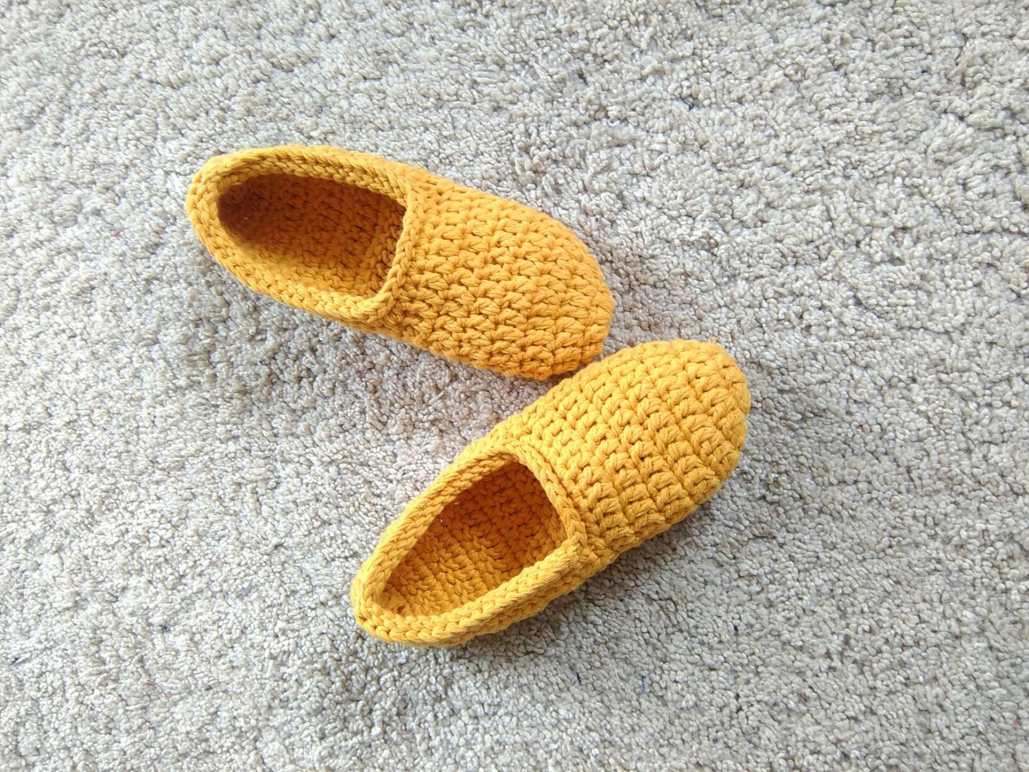 Frauen Hausschuhe, Gold Häkel Geschenk Für Frauen, Socken Gesundes Geschenk, Geburtstag Hausschuhe Frauen Hausschuhe, Gold Häkel Geschenk Für Frauen, Socken Gesundes Geschenk, Geburtstag Hausschuhe von LoveTakesCare