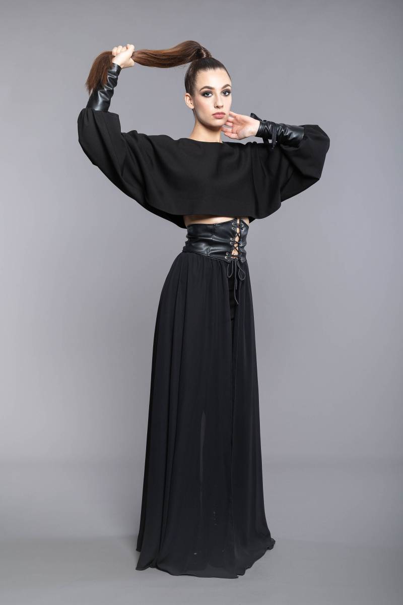 Schwarzer Rock Mit Eco Leder Korsett Gürtel Schwarzer Rock Mit Eco Leder Korsett Gürtel von LoveWingsFashion