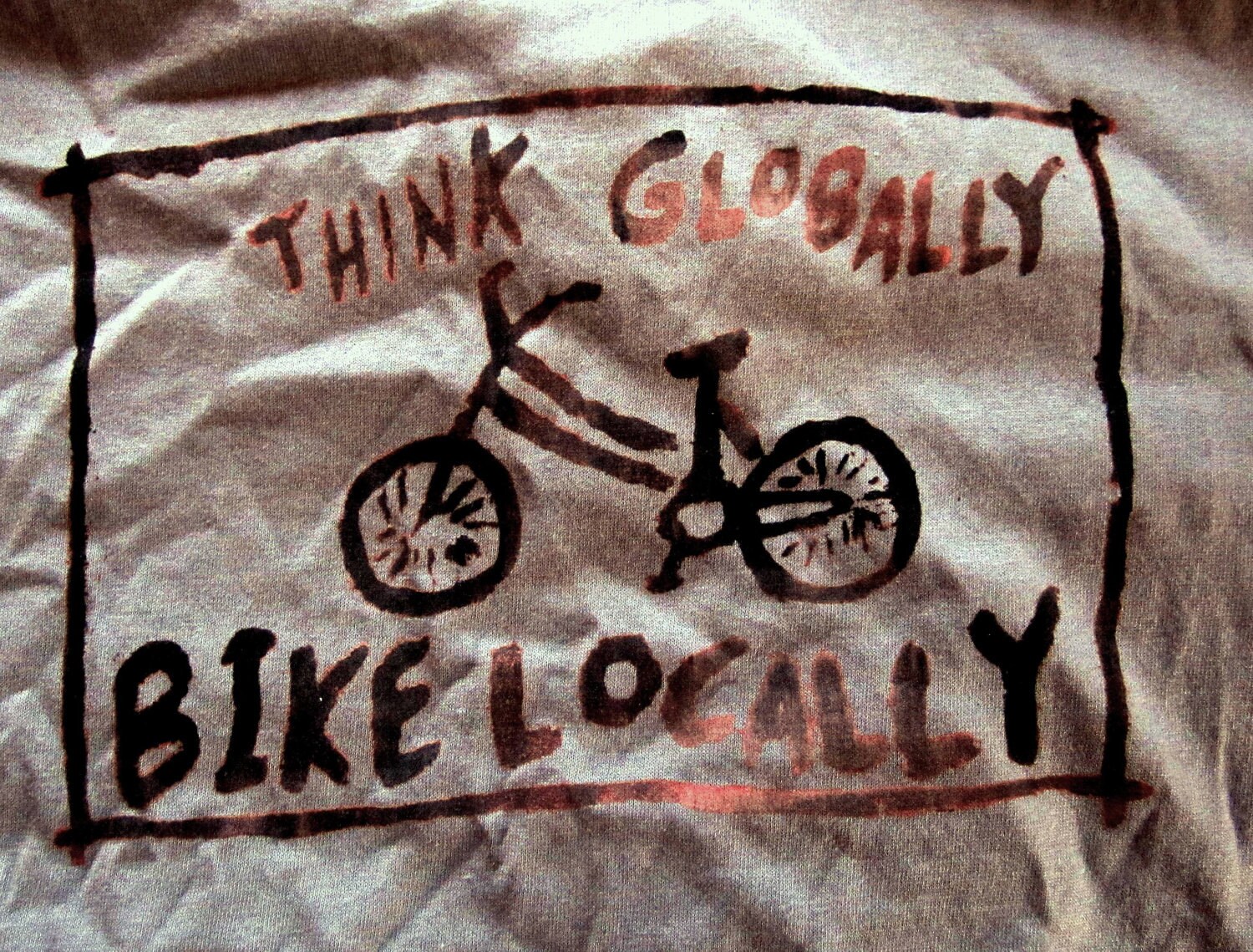 Think 100% Bike Lokal Erwachsene Kleine Esche T-Shirt Think 100% Bike Lokal Erwachsene Kleine Esche T-Shirt von LoveWithoutAnger