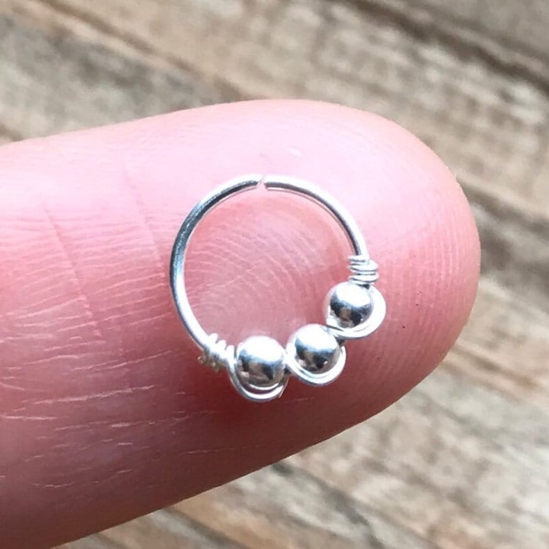 Winzige Perlen Silber Ohrring Knorpel Dünnen Creolen Kleiner Nasenring Tragus Saatkröte Daith von LoveYi