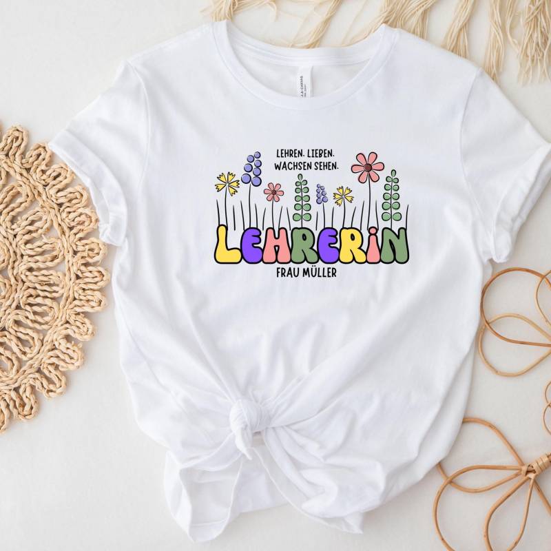 Lehrerin Shirt Personalisiert Blumen T-Shirt Für Lehrerinnen Zum Abschied Geschenk Lehrer Outfit Rente von LoveYouDesignsJulia