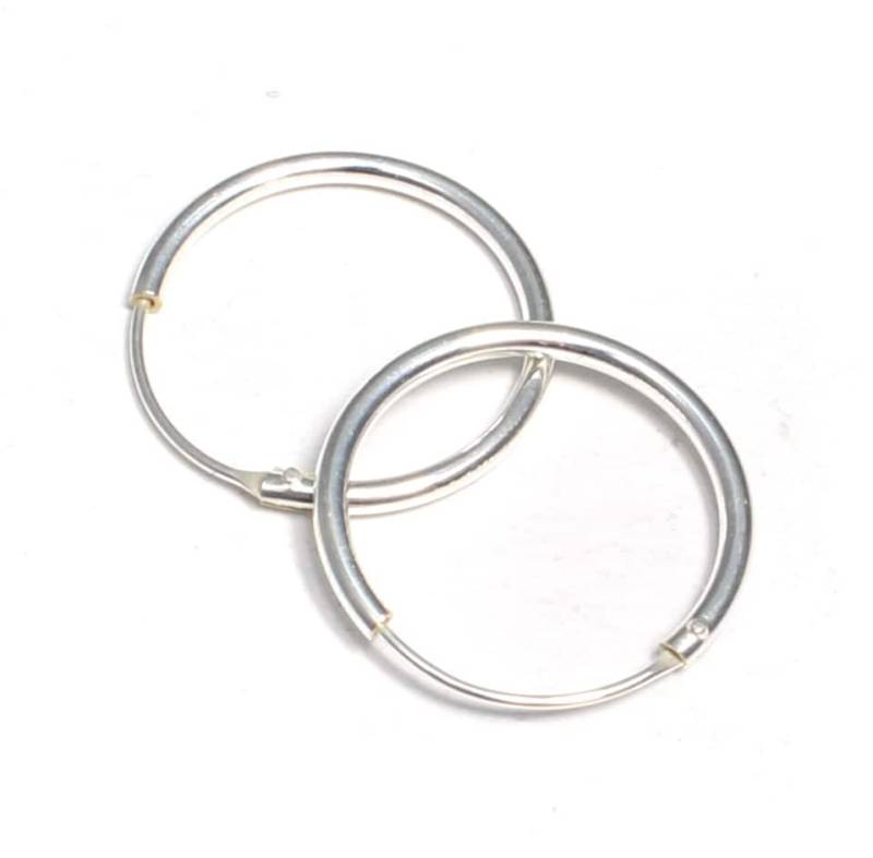 18 Mm Echt Silber Creolen, Retro 925 Ohrringe, Dünne Herren Ohrringe Nickelfrei, Kleine Unisex Mini Hoops von LoveYourDiamonds