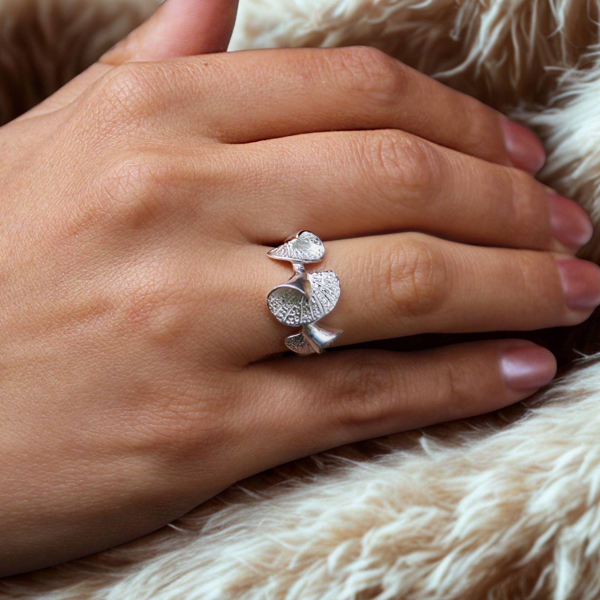 Ginkgo Ring Silber 925 Sterling Statementring Mit Ginkgoblättern Symbolring Natur Schmuck Geschenk Idee Großer Silberring von LoveYourDiamonds