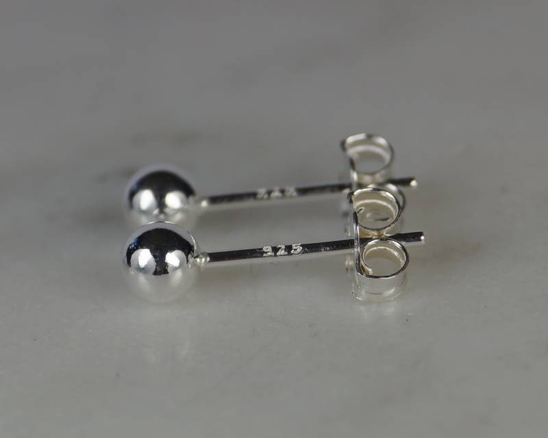 4 Mm Sterling Silber Ohrstecker, Ball Minimalist Ohrringe 4 Mm Sterling Silber Ohrstecker, Ball Minimalist Ohrringe von LoveYourJewellery
