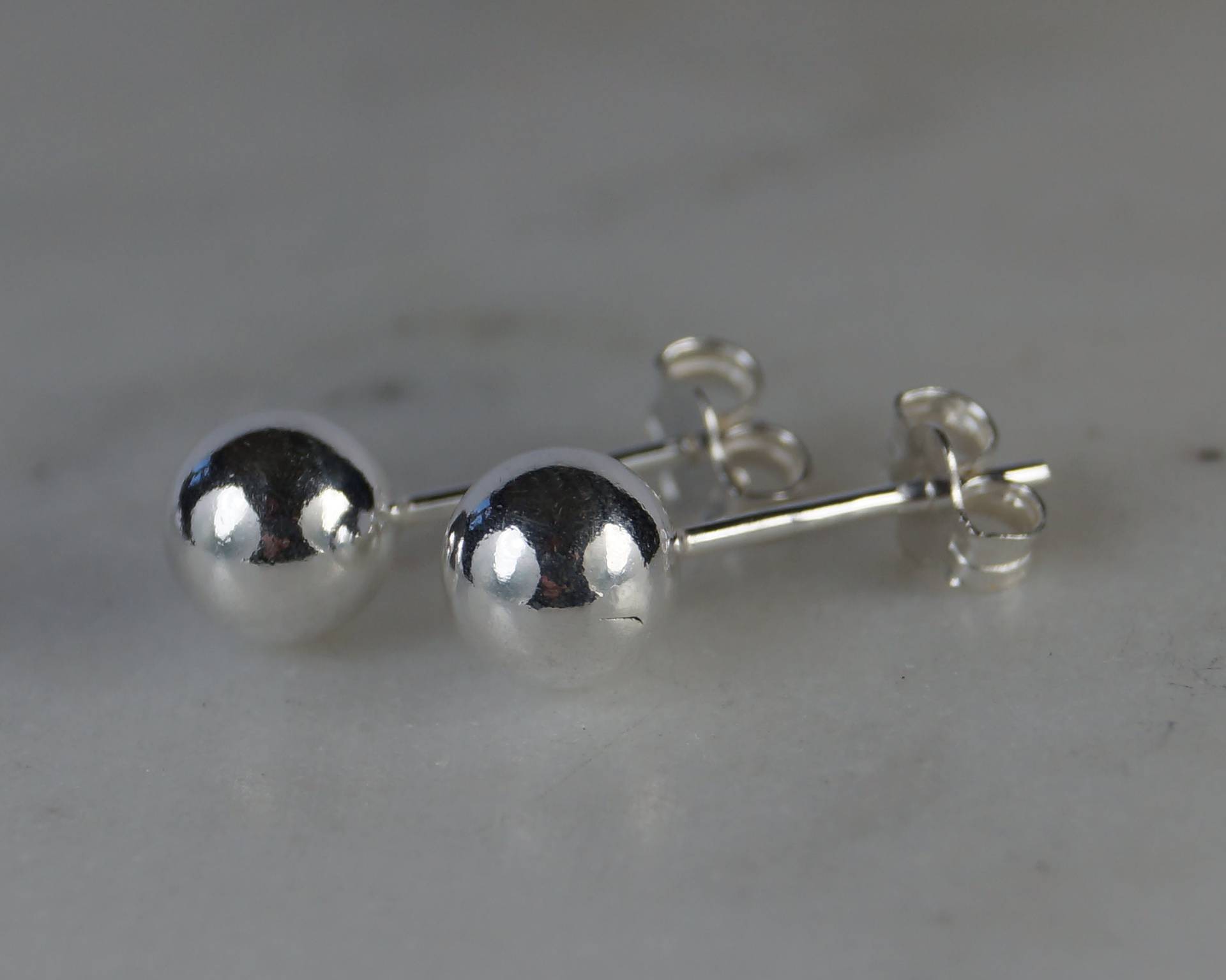 6 Mm Sterling Silber Ohrstecker, Silberkugel Minimalist Ohrringe 6 Mm Sterling Silber Ohrstecker, Silberkugel Minimalist Ohrringe von LoveYourJewellery