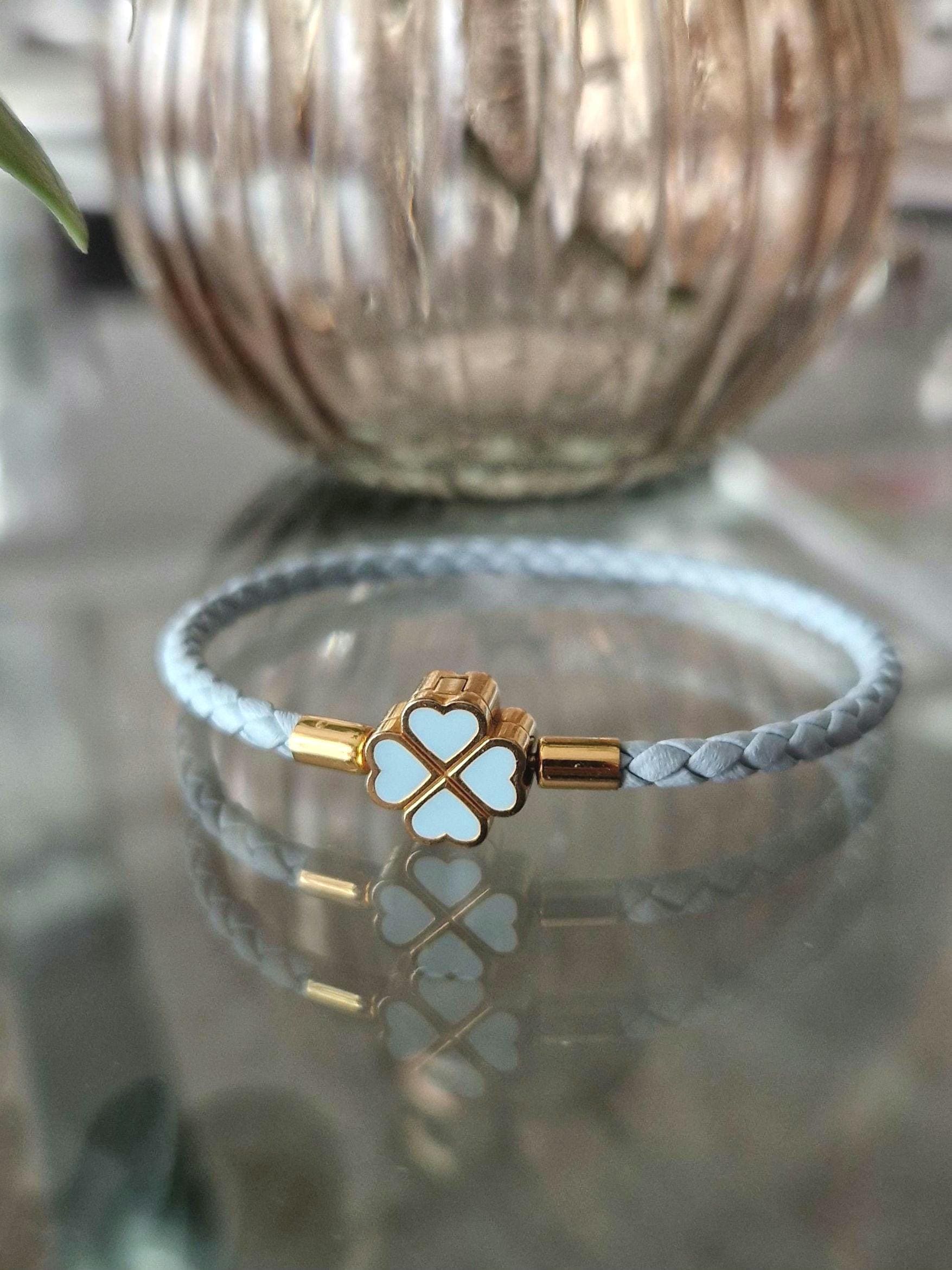 Glücksbringer Armband Damen - Vierblättriges Kleeblatt Aus Gold Und Geflochtenem Leder, Symbol Für Liebe, Hoffnung & Selbstliebe von LoveYourselfJOJ