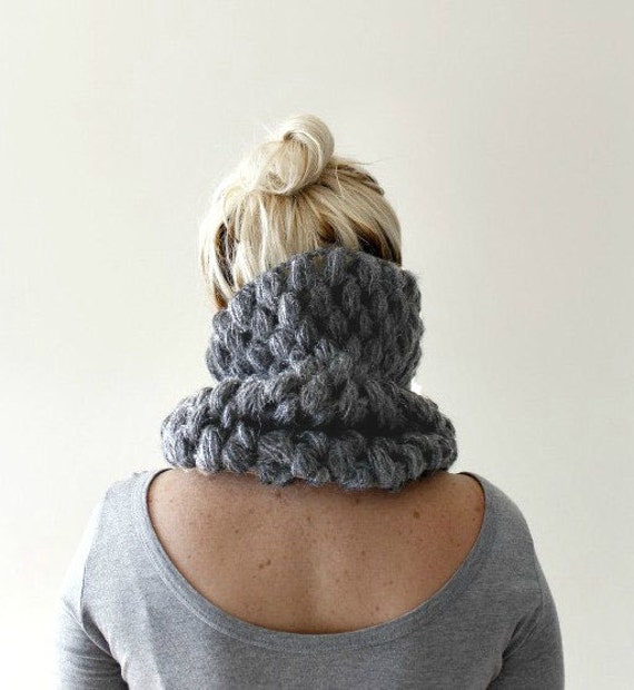 Handgefertigter Schlauchschal/Lace Knit Snood Grauer Loop Unendlich Kreis Geschenk Für Sie von LoveandKnit