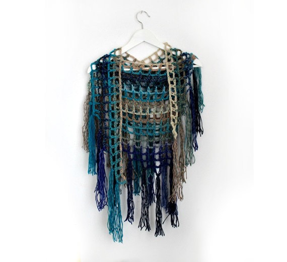 Fransenschal, Blauer Häkelschal, Infinity Schal, Dreieckstuch, Boho Schal Fransenschal Damen Geschenk, Geschenk Für Sie, Winter Accessoires von LoveandKnit