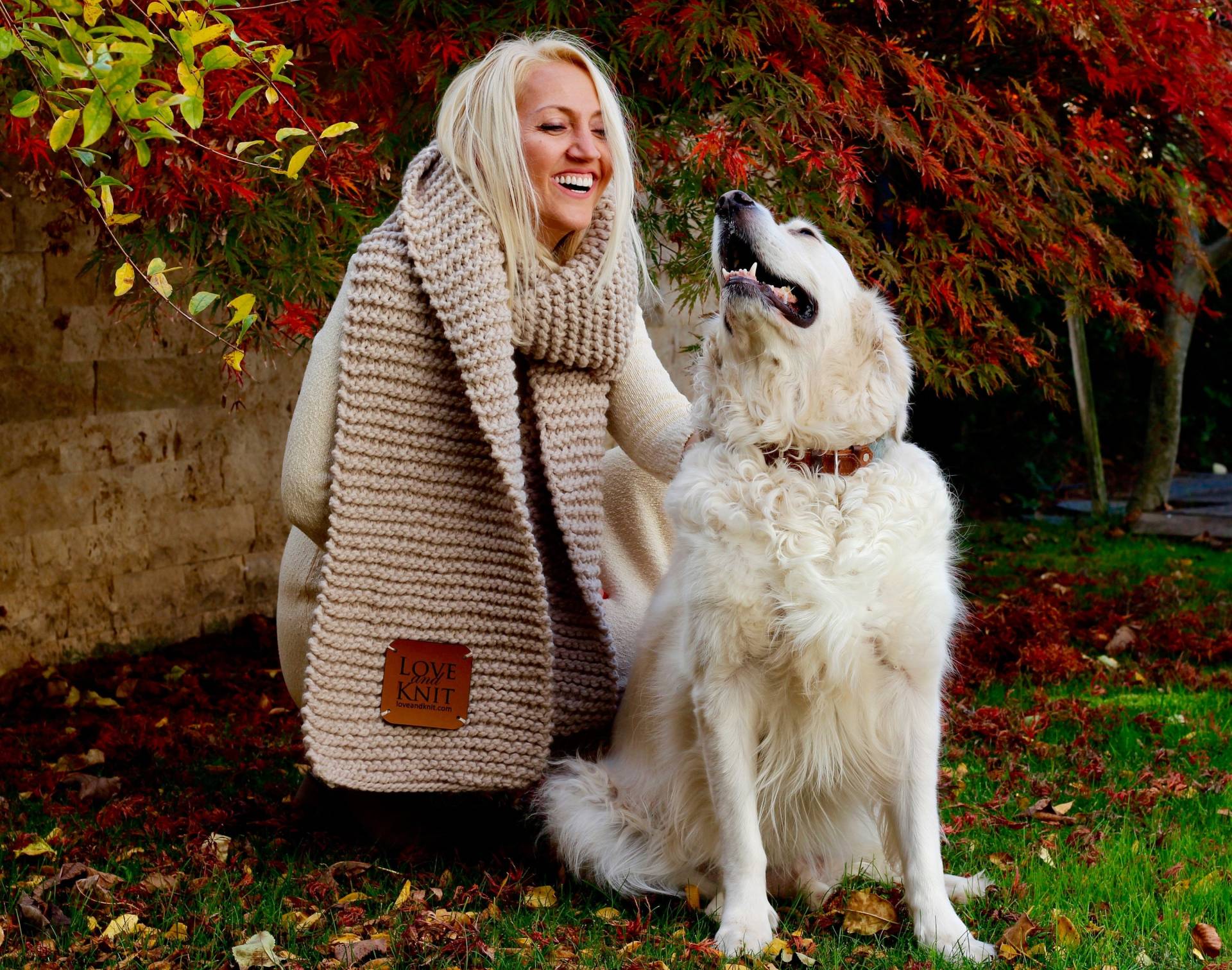 Hand Gestrickter Schal - Langer Chunky Oversized Tuchschal Wickelschal Geschenk Für Freundin Weihnachtsgeschenk Beige von LoveandKnit