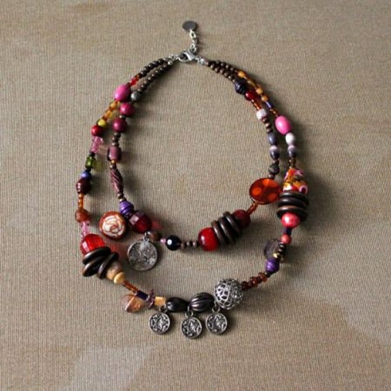 Mehrere Lagenperle, Gold Statement-Halskette, Moderne Sommerkolben-Halskette, Handgefertigte Perlenschmuck, Adjustable Halskette von LoveandKnit