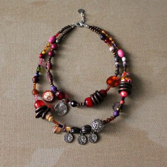 Mehrere Lagenperle, Gold Statement-Halskette, Moderne Sommerkolben-Halskette, Handgefertigte Perlenschmuck, Adjustable Halskette von LoveandKnit