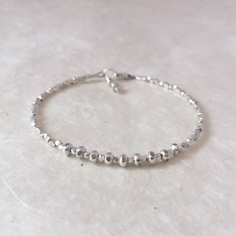 Daisy Stamp Karen Hill Tribe Silber Perlen Armband Sundance Style von LoveandLightArtistry