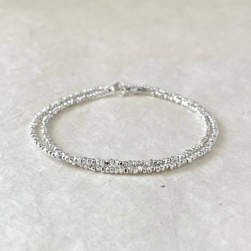 Doppelwickelarmband Der Karen Hill Tribe Aus Thailand, Silberperlen, Sundance-Stil, Zierliches Armband, Schichtarmband, Stapelarmband von LoveandLightArtistry