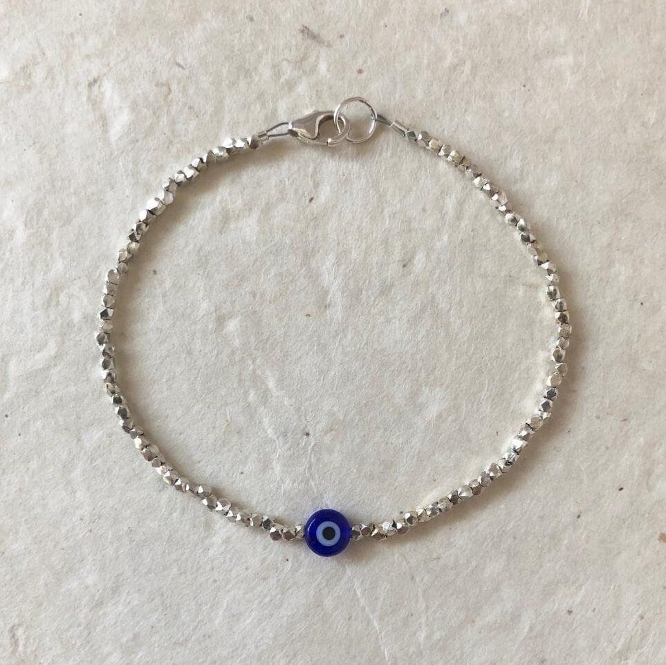 Evil Eye Armband Karen Hill Tribe Thai Silber, Sterling Silber Verschluss von LoveandLightArtistry