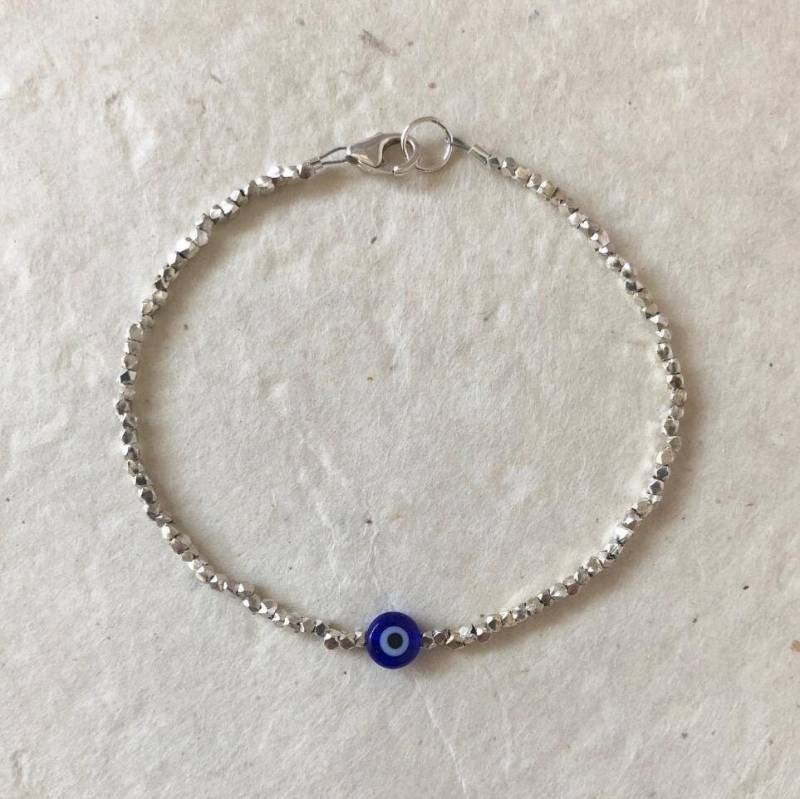 Evil Eye Armband Karen Hill Tribe Thai Silber, Sterling Silber Verschluss von LoveandLightArtistry