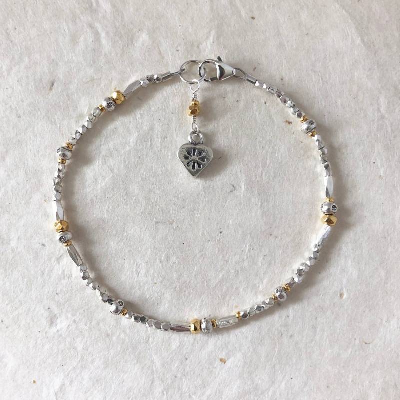 Hill Tribe Silber & Gold Perlen Armband Boho Herz Anhänger von LoveandLightArtistry