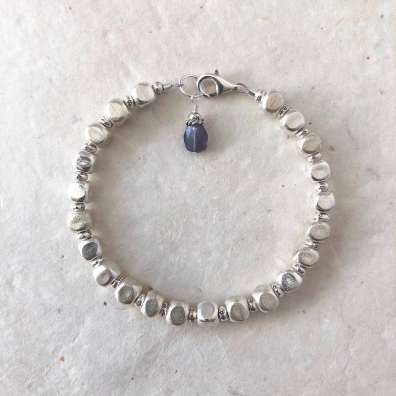 Hill Tribe Thai Silber Würfel Armband Mit Blumen Stempel Perlen, Sundance Style, Tribe, Sterling von LoveandLightArtistry