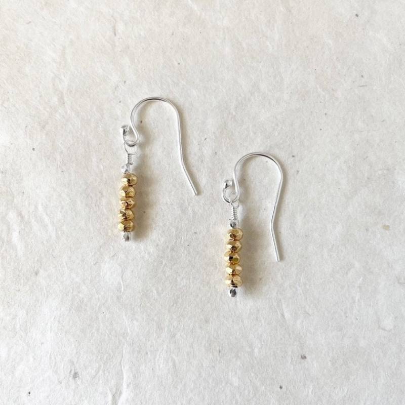 Karen Hill Tribe Silber Ohrringe Gold Vermeil Perlen Design von LoveandLightArtistry