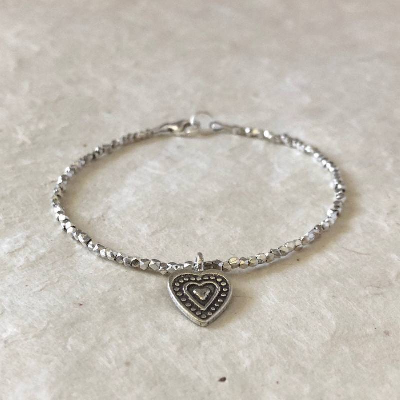 Thai Silber Perlen Armband Zierlicher Herz Anhänger, Handgemachter Boho Schmuck von LoveandLightArtistry