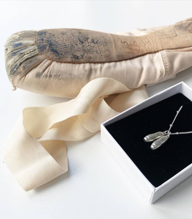 Ballett-Spitzenschuh | Halskette in Silber | Ballettschuh Kette, Ballettschuh Ballettschmuck, Ballettcharme, Ballettschuhanhänger von LovebirdJeweller