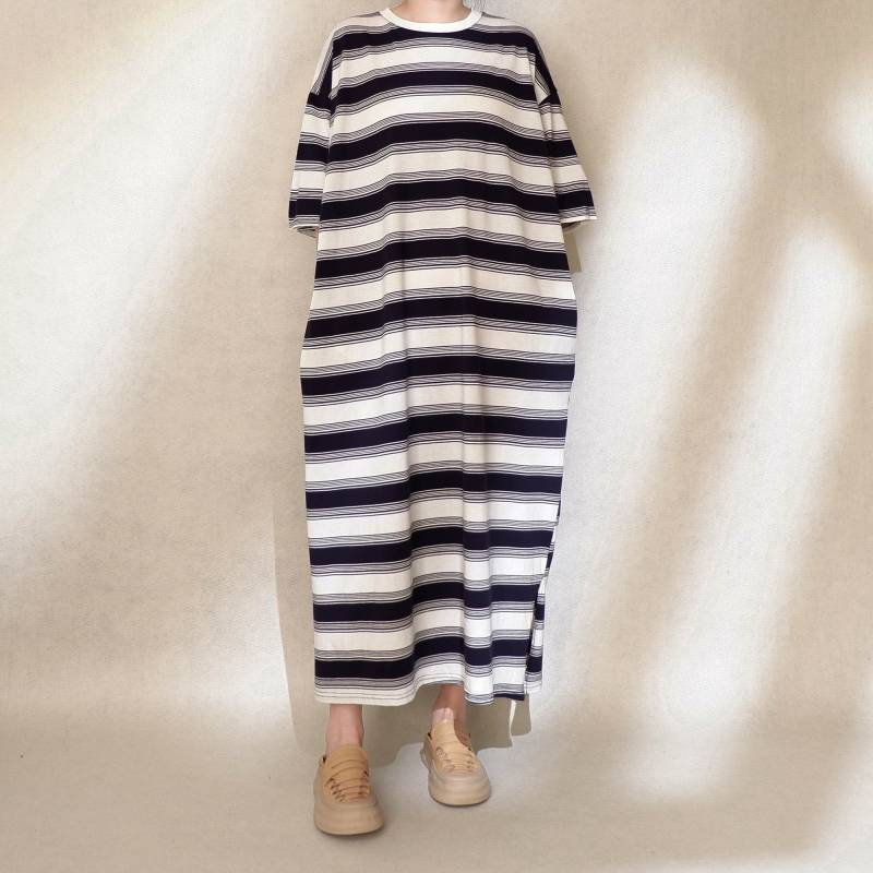 Gestreiftes Baumwoll-Maxikleid Weicher Strick Plus Size Urlaub Robe Gestreiftes Baumwoll-Maxikleid Weicher Strick Plus Size Urlaub Robe von Lovecutething