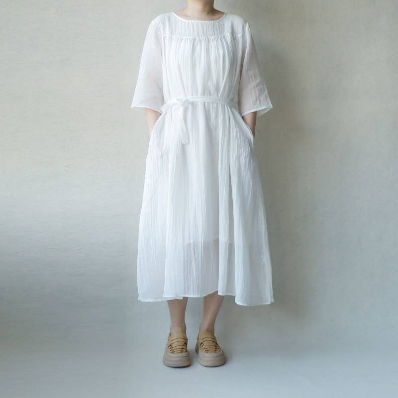 Handgemachtes Besticktes Leinen Maxikleid Weißes Sommerferienkleid Handgemachtes Besticktes Leinen Maxikleid Weißes Sommerferienkleid von Lovecutething