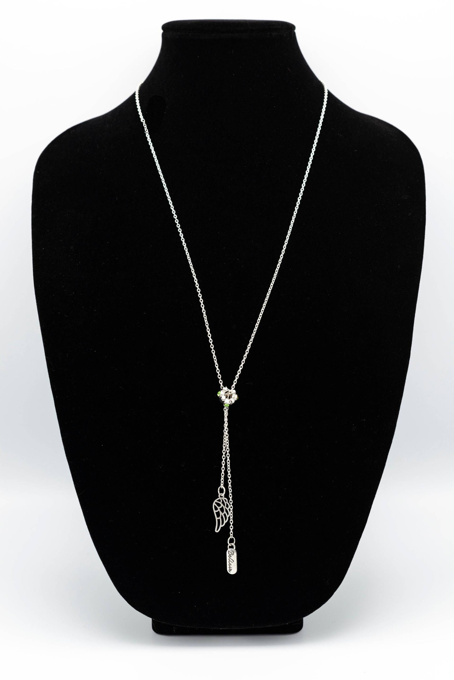 26" Halskette Mit Grünen Steinen, Und Ein Engelflügel Das Wort Glauben, Hängen Daran 26" Halskette Mit Grünen Steinen, Und Ein Engelflügel Das Wort Glauben, Hängen Daran von LovedByAllStudio