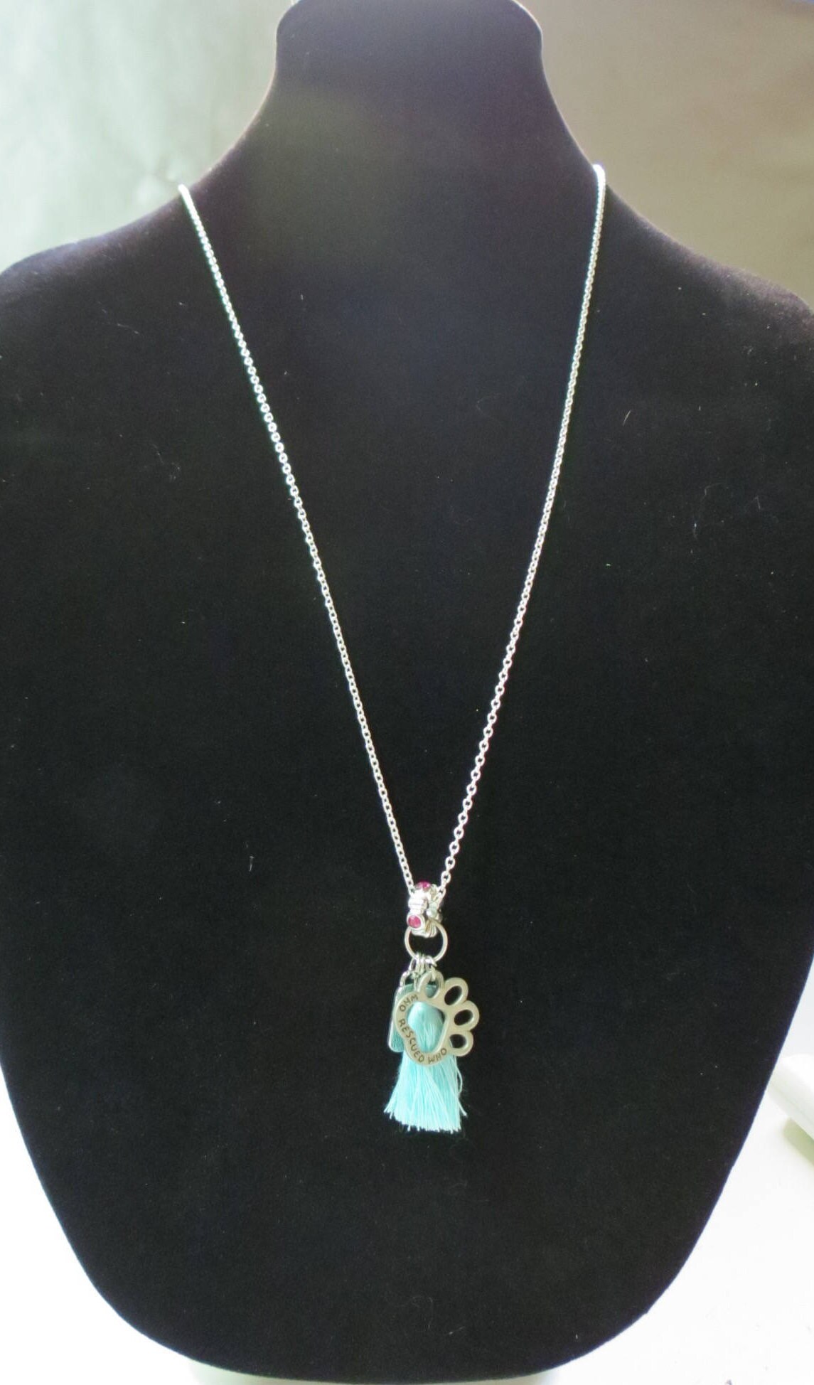 30" Who Rescued Who, Halskette Mit Hellblauer Quaste 30" Who Rescued Who, Halskette Mit Hellblauer Quaste von LovedByAllStudio