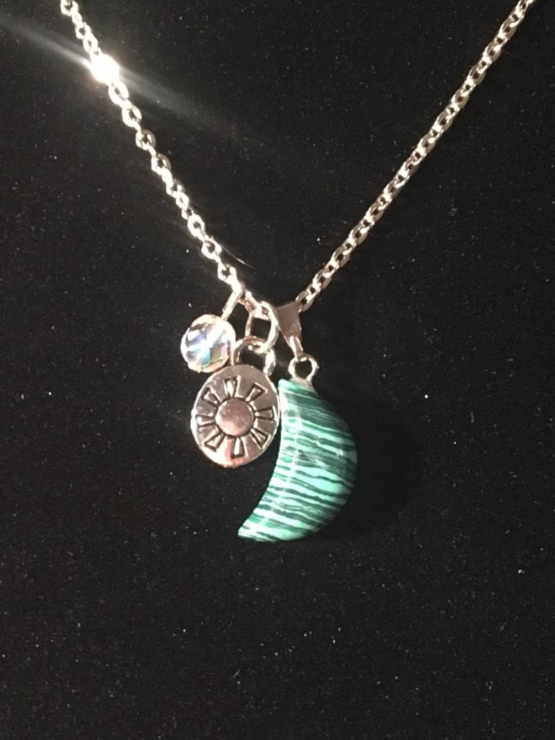 Mond Und Sonne Halskette von LovedByAllStudio