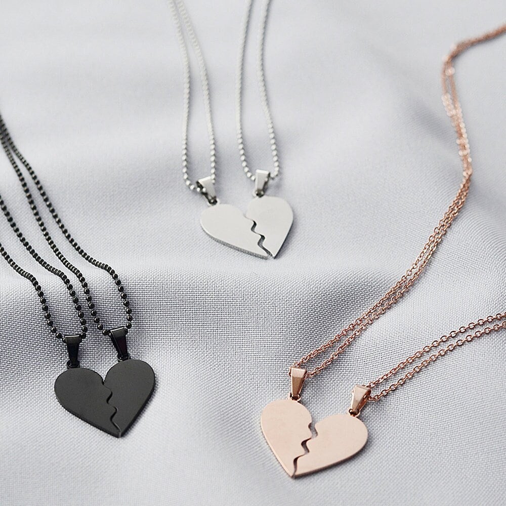 Halbes Gebrochenes Herz Halskette Für Paare Und Frieds Halbes Gebrochenes Herz Halskette Für Paare Und Frieds von LoveinJewellery