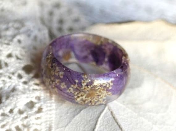 Echte Blume Ring Aus Gießharz, Natur Terrarium Schmuck, Lila Blütenblätter Ring, Inspiriert Verlobungsringe, Blume, Ringe Harz von LovelinessNature